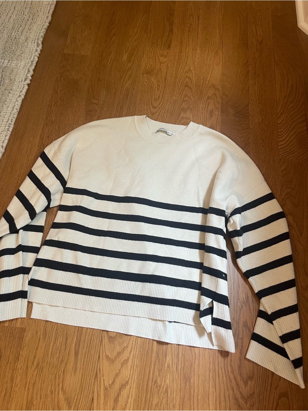 Abercrombie & Fitch Ivory Ribbed Crewneck Sweater